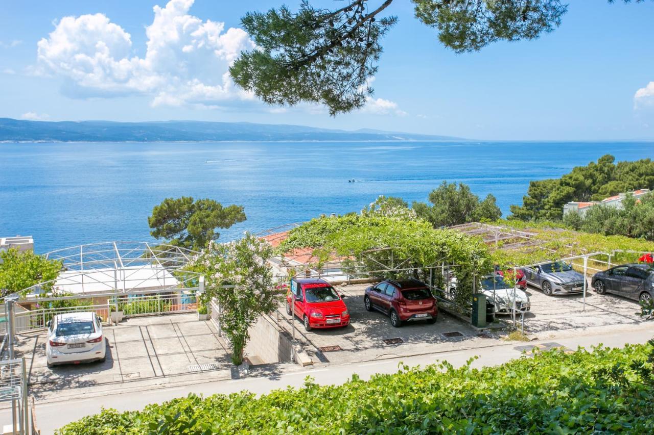 Apartments By The Sea Brela, Makarska - 18356 Екстер'єр фото
