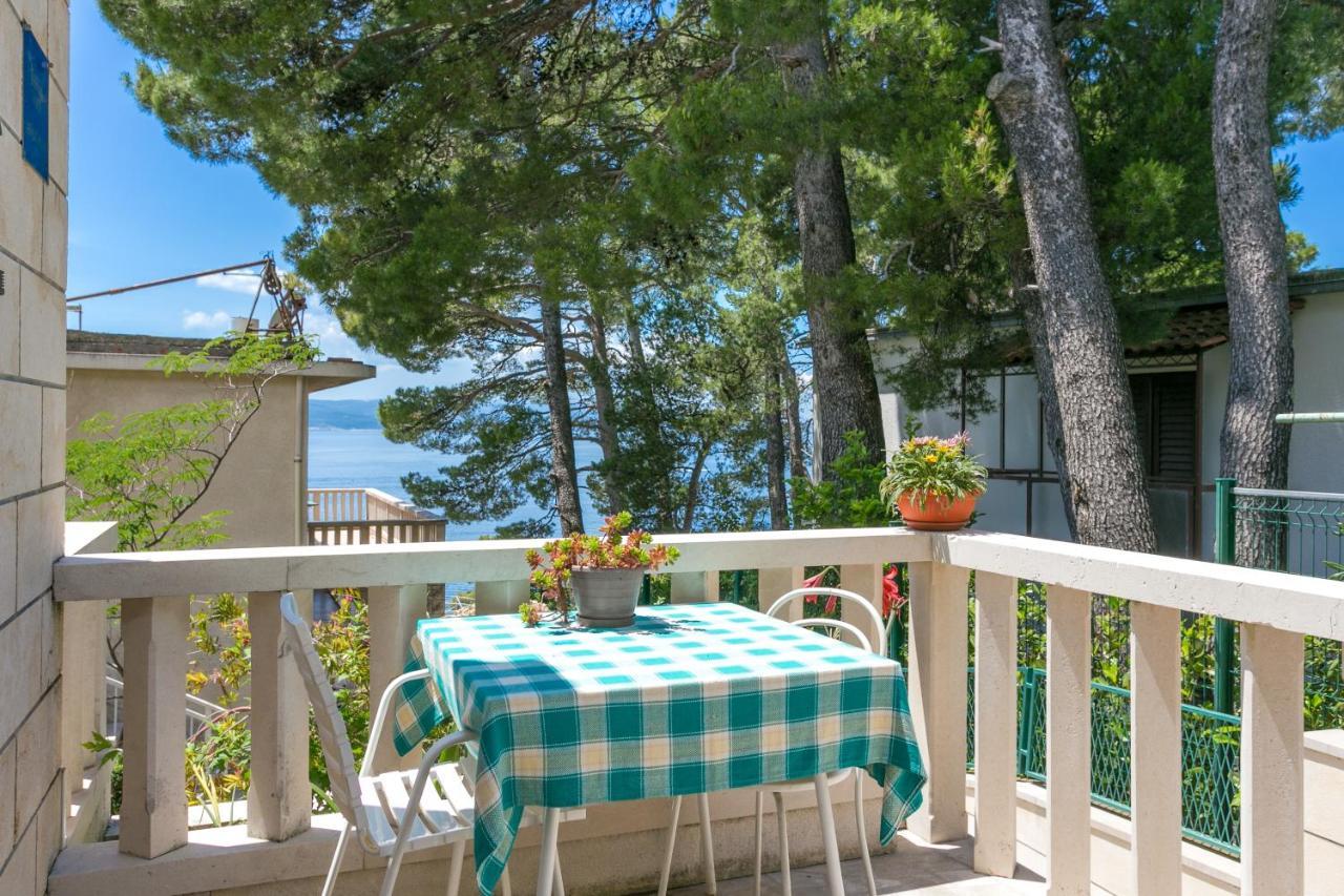 Apartments By The Sea Brela, Makarska - 18356 Екстер'єр фото