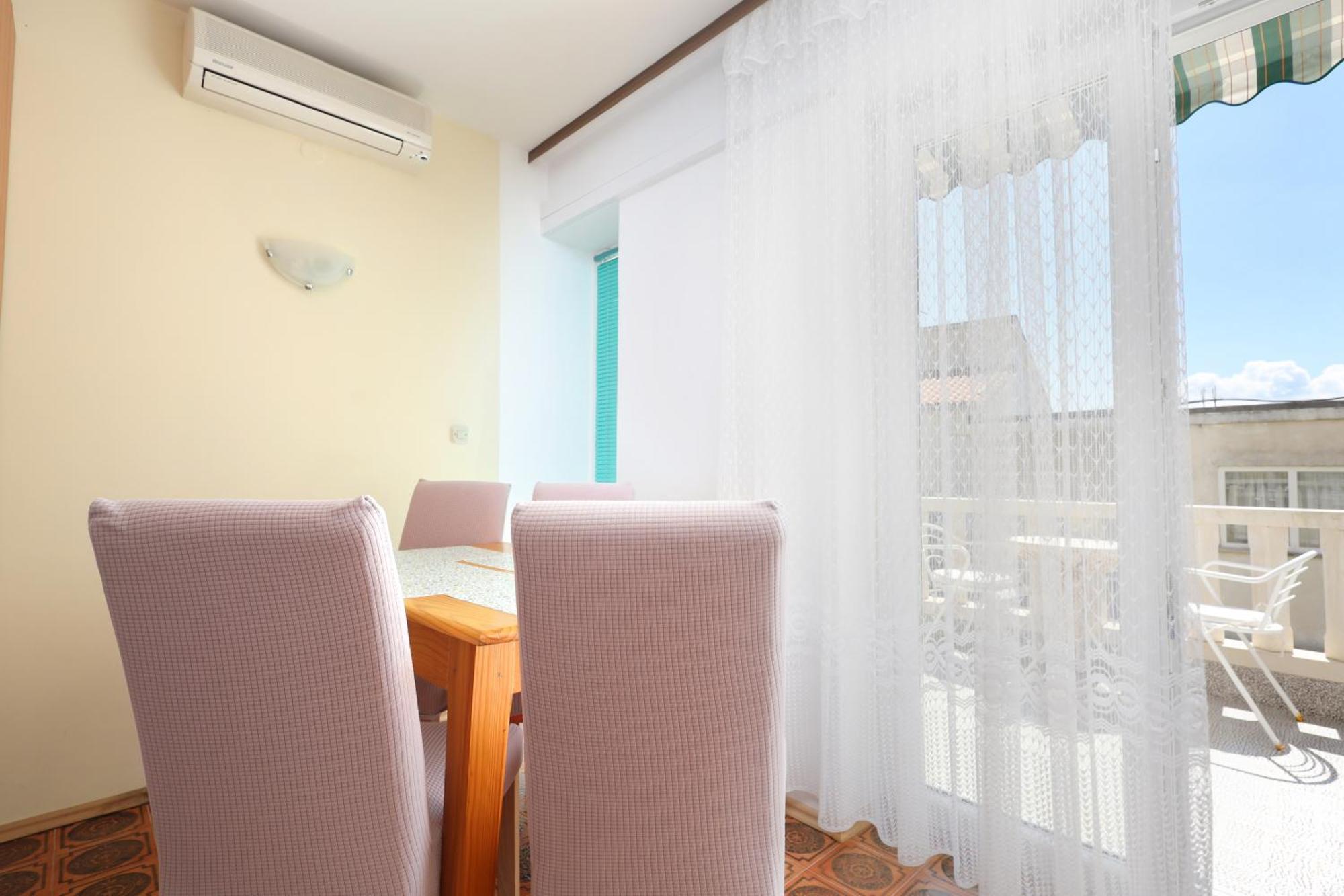 Apartments By The Sea Brela, Makarska - 18356 Екстер'єр фото