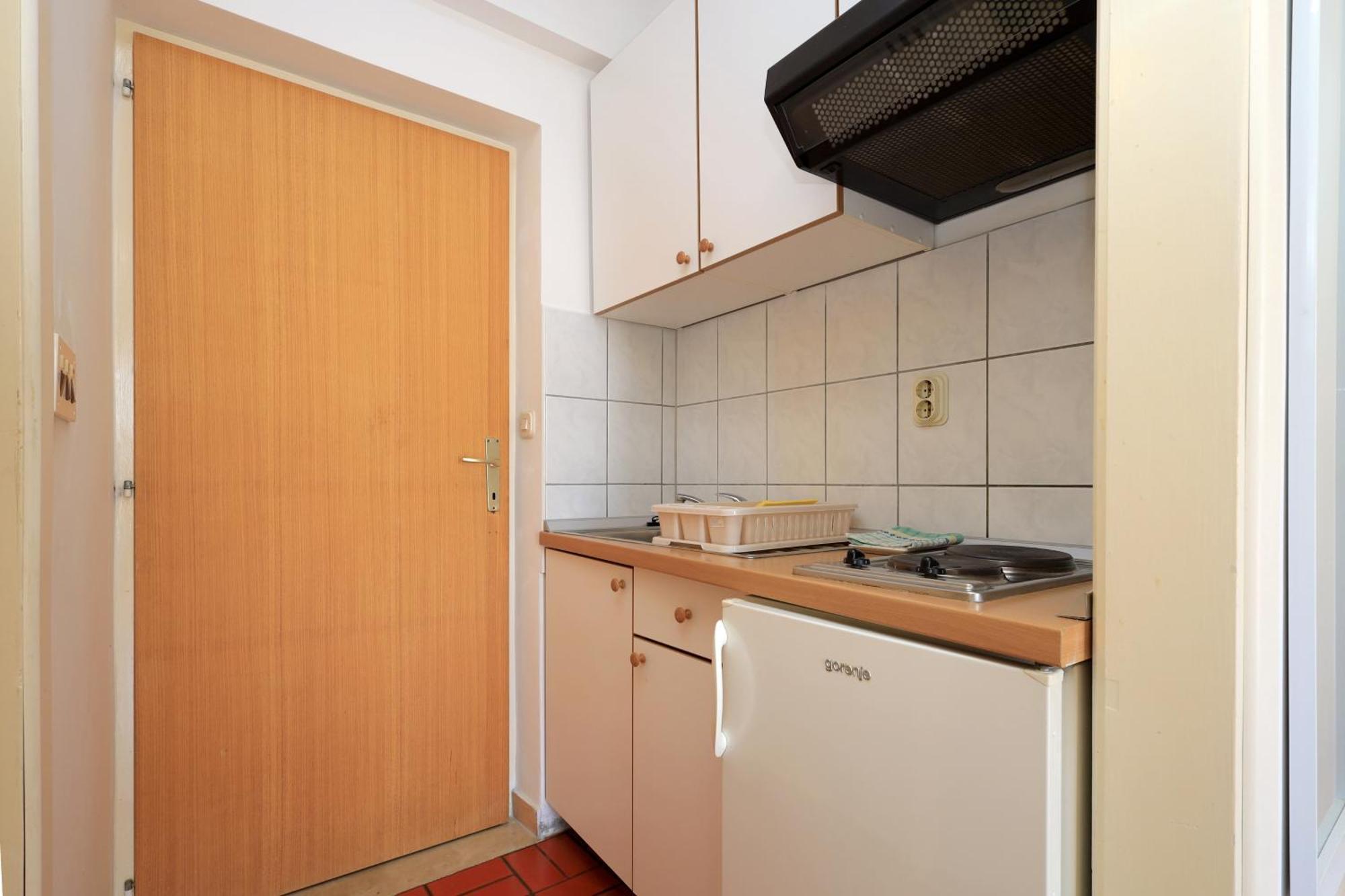 Apartments By The Sea Brela, Makarska - 18356 Екстер'єр фото