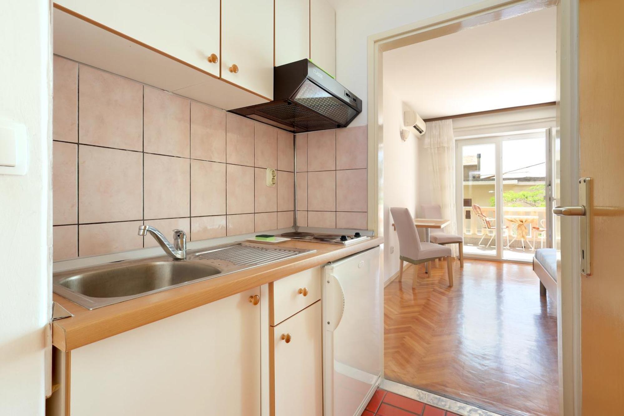 Apartments By The Sea Brela, Makarska - 18356 Екстер'єр фото