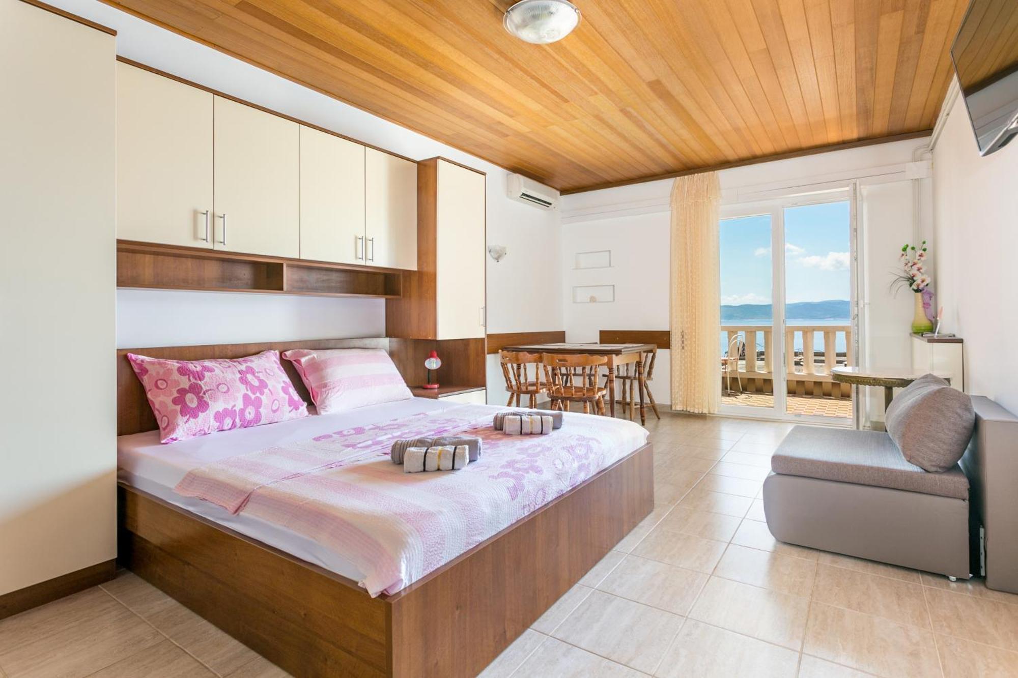 Apartments By The Sea Brela, Makarska - 18356 Екстер'єр фото