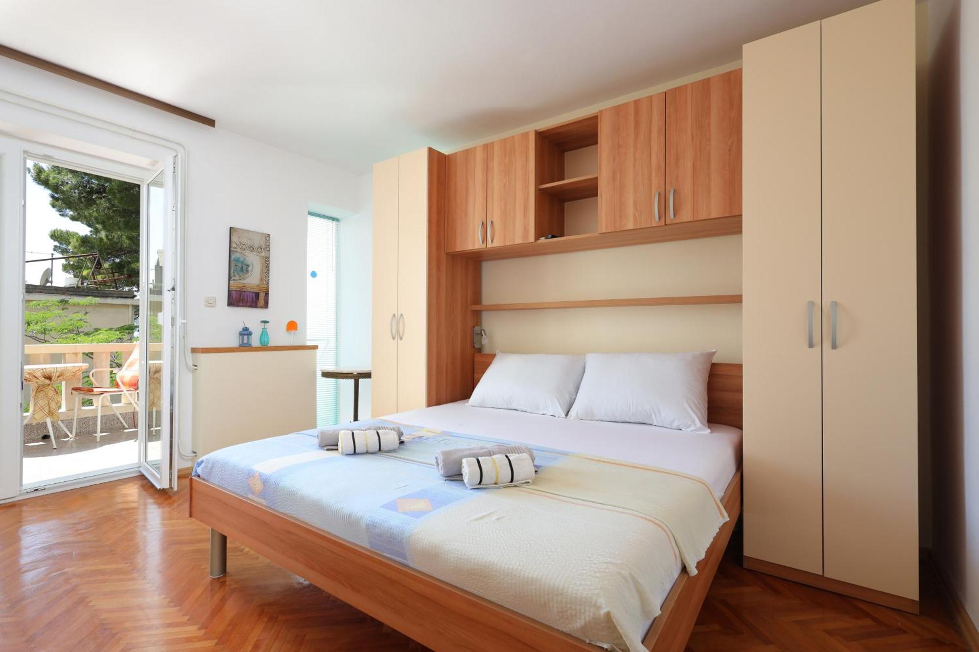 Apartments By The Sea Brela, Makarska - 18356 Екстер'єр фото