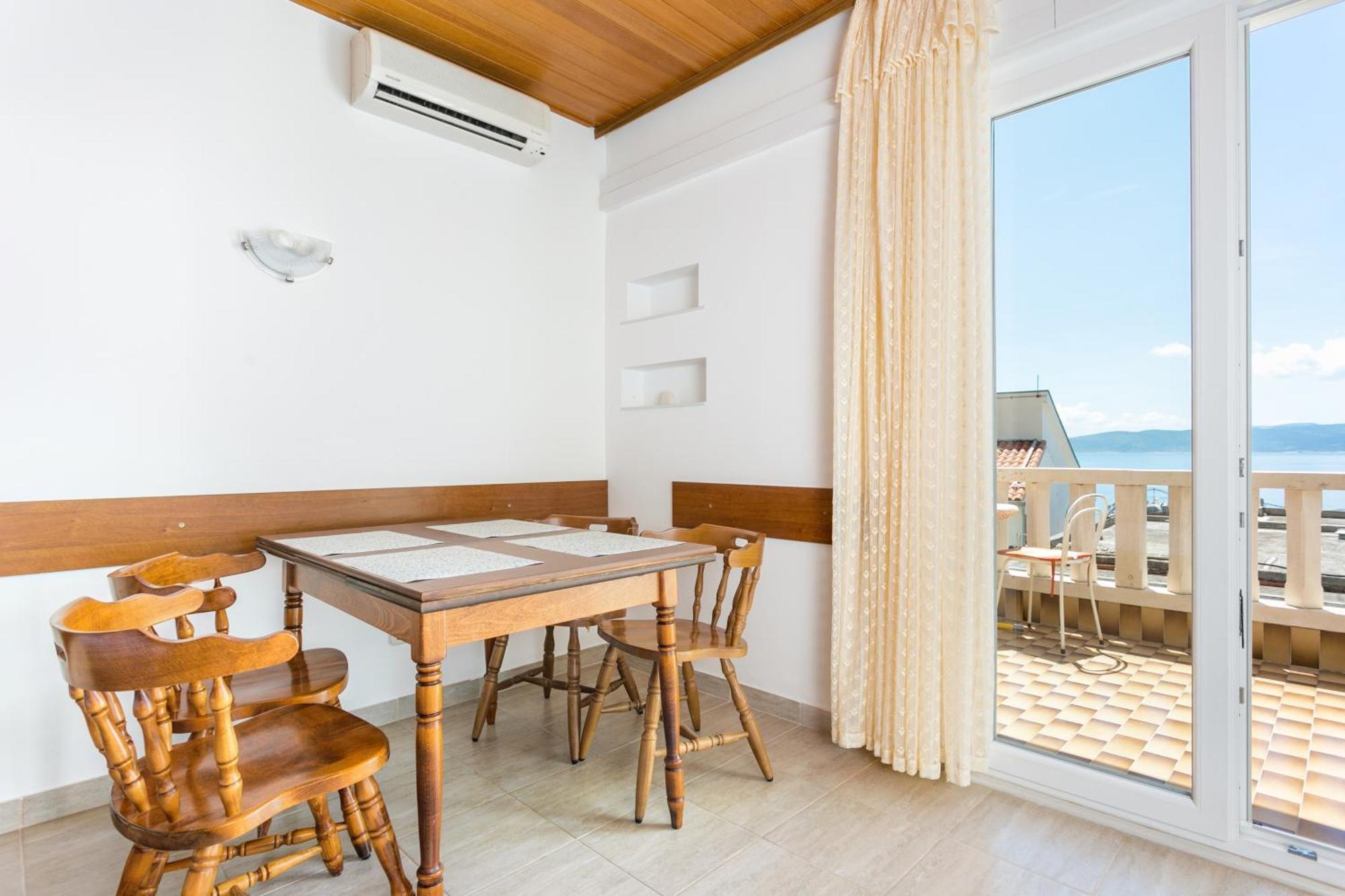 Apartments By The Sea Brela, Makarska - 18356 Екстер'єр фото