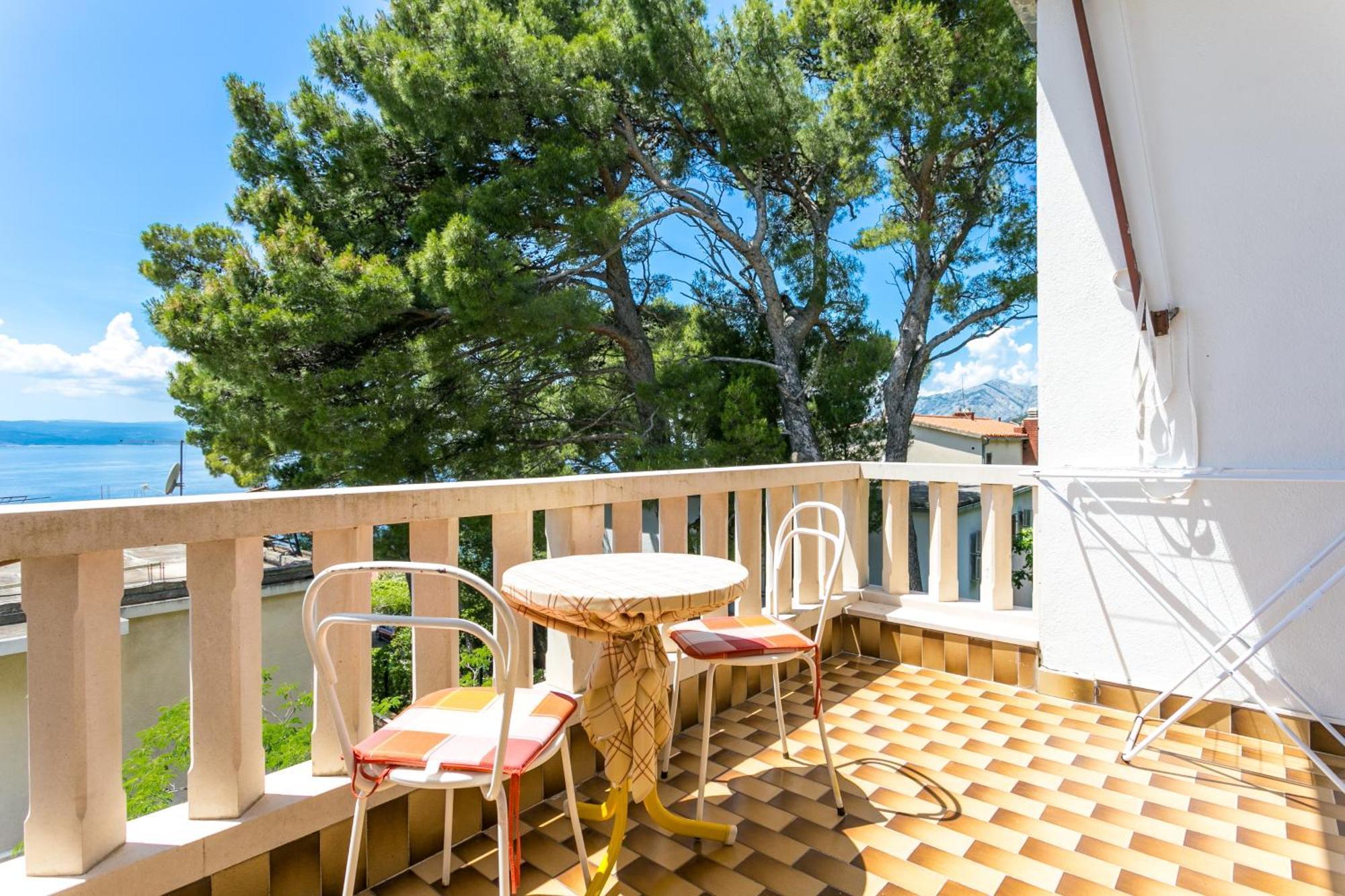 Apartments By The Sea Brela, Makarska - 18356 Екстер'єр фото