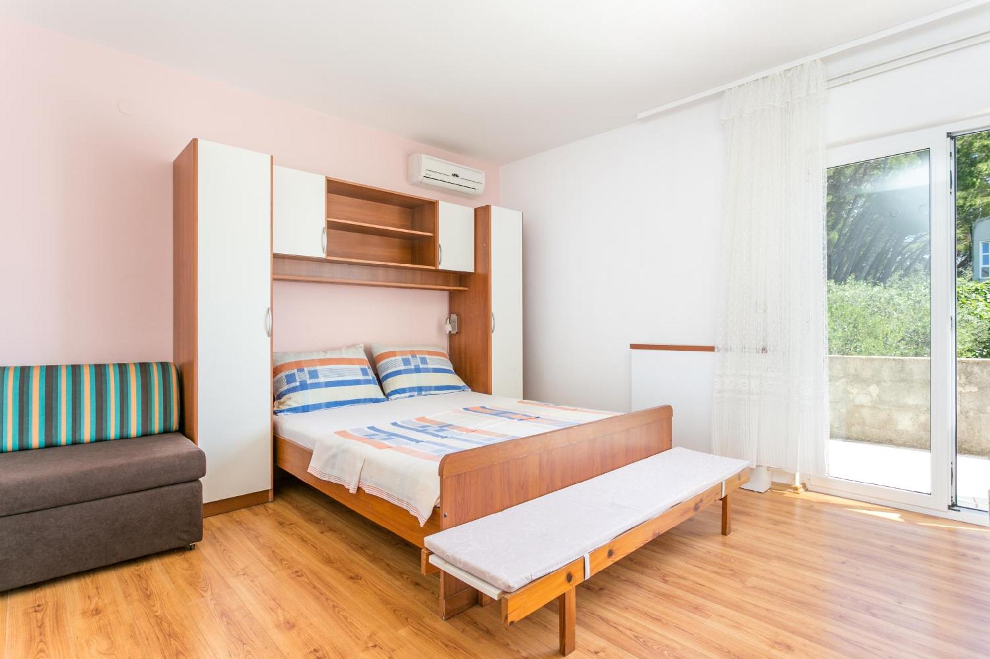 Apartments By The Sea Brela, Makarska - 18356 Екстер'єр фото